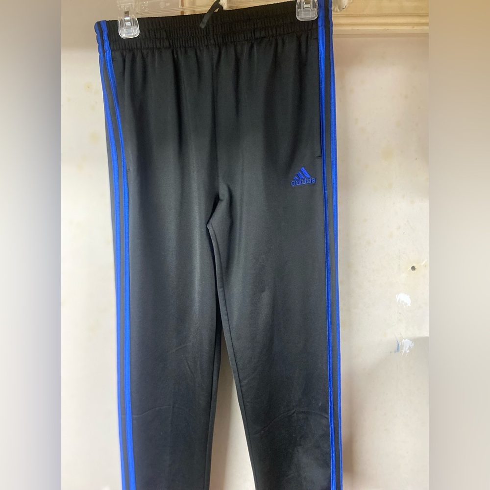 Adidas boys joggers like new